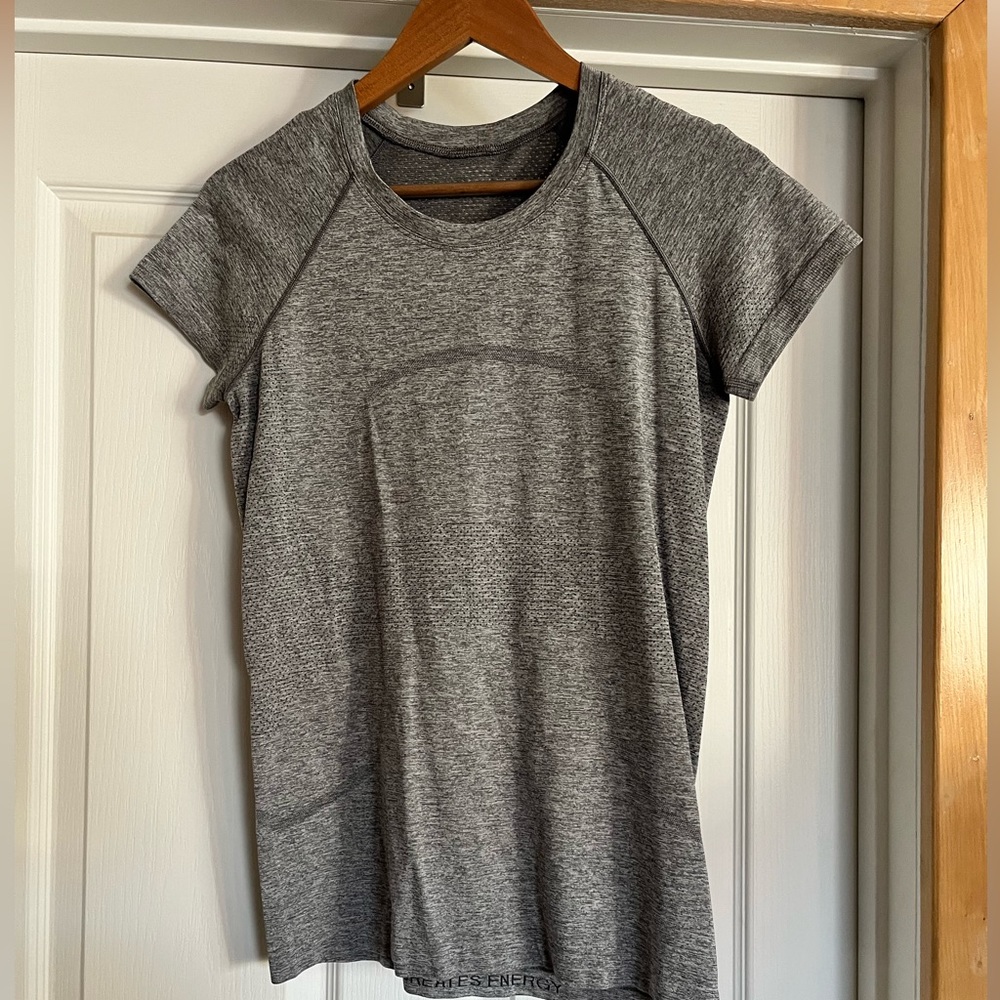 Lululemon Women’s Swiftly Tech Short-sleeve Shirt 2.0
